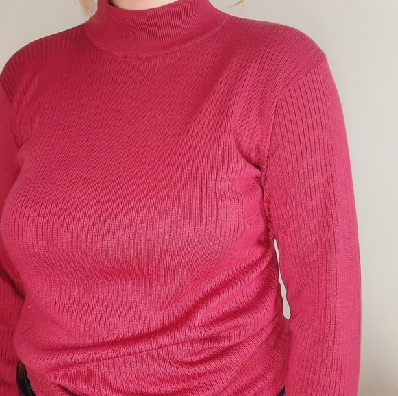 Pure Silk Turtleneck - Picture 5 of 7